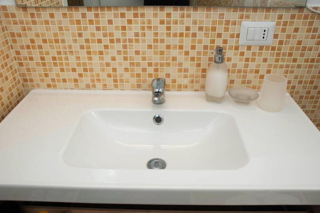 Casa Vacanza Zina คาตาเนีย ภายนอก รูปภาพ