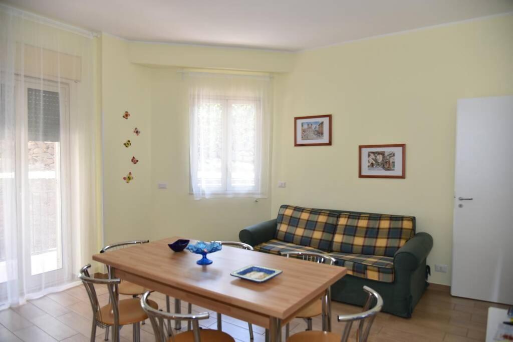 Casa Vacanza Zina คาตาเนีย ภายนอก รูปภาพ